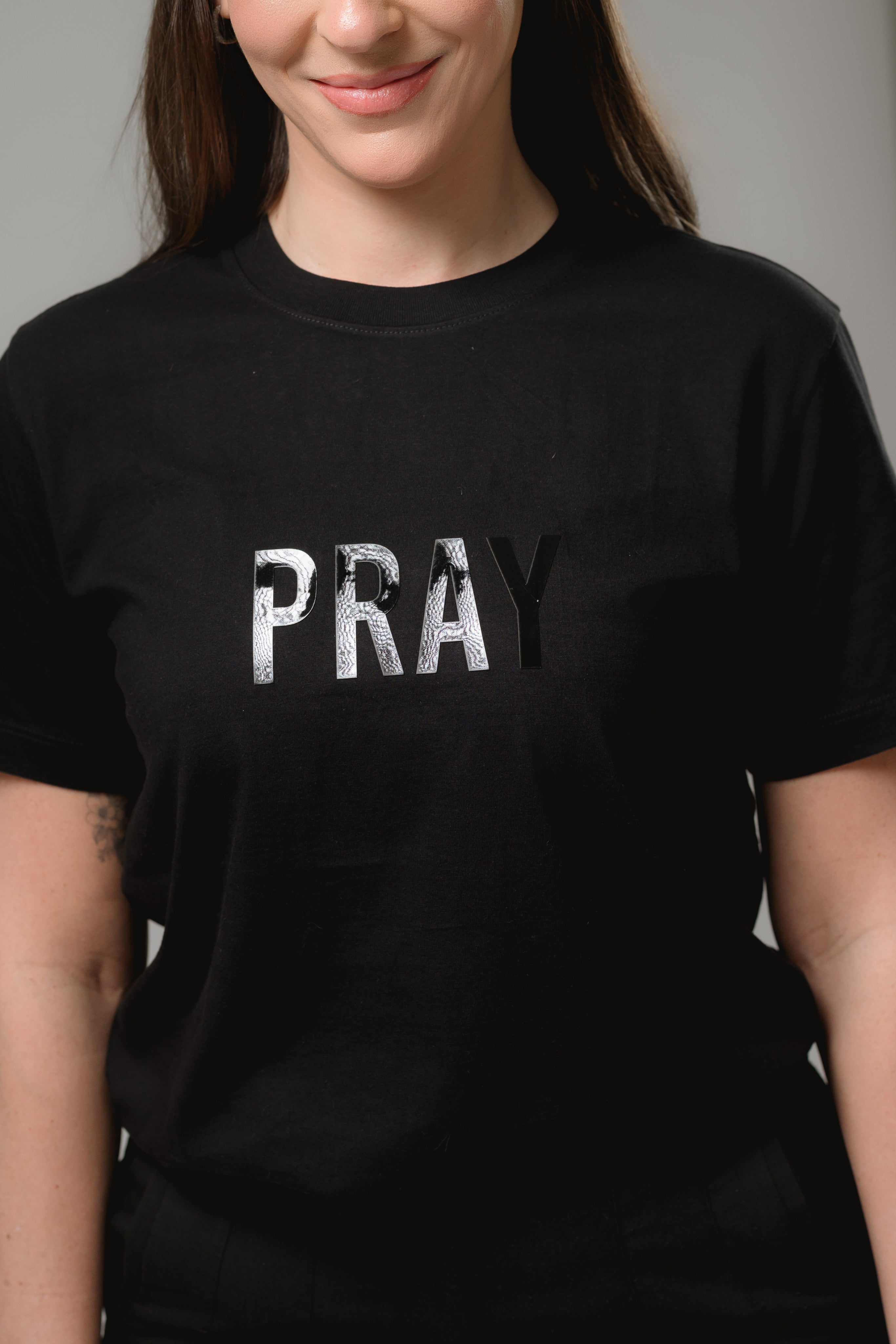 Camiseta Slim Preta - PRAY