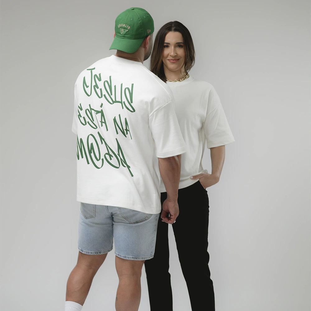 Camiseta Oversized - Jesus Está na Moda